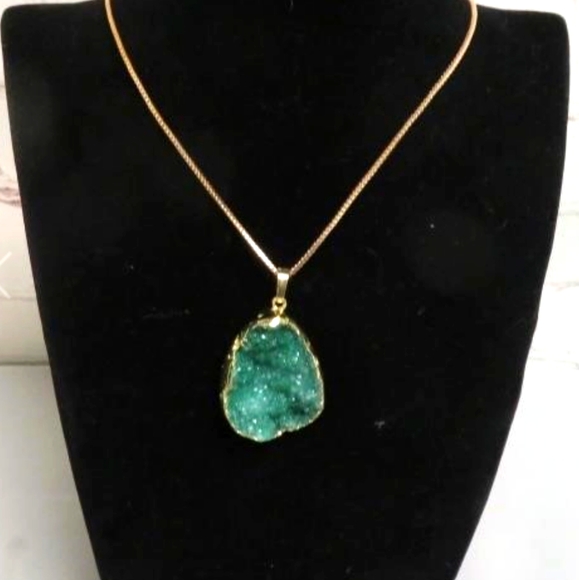 Traditions Jewelry - New Green Dyed Natural Crystal Pendant Necklace